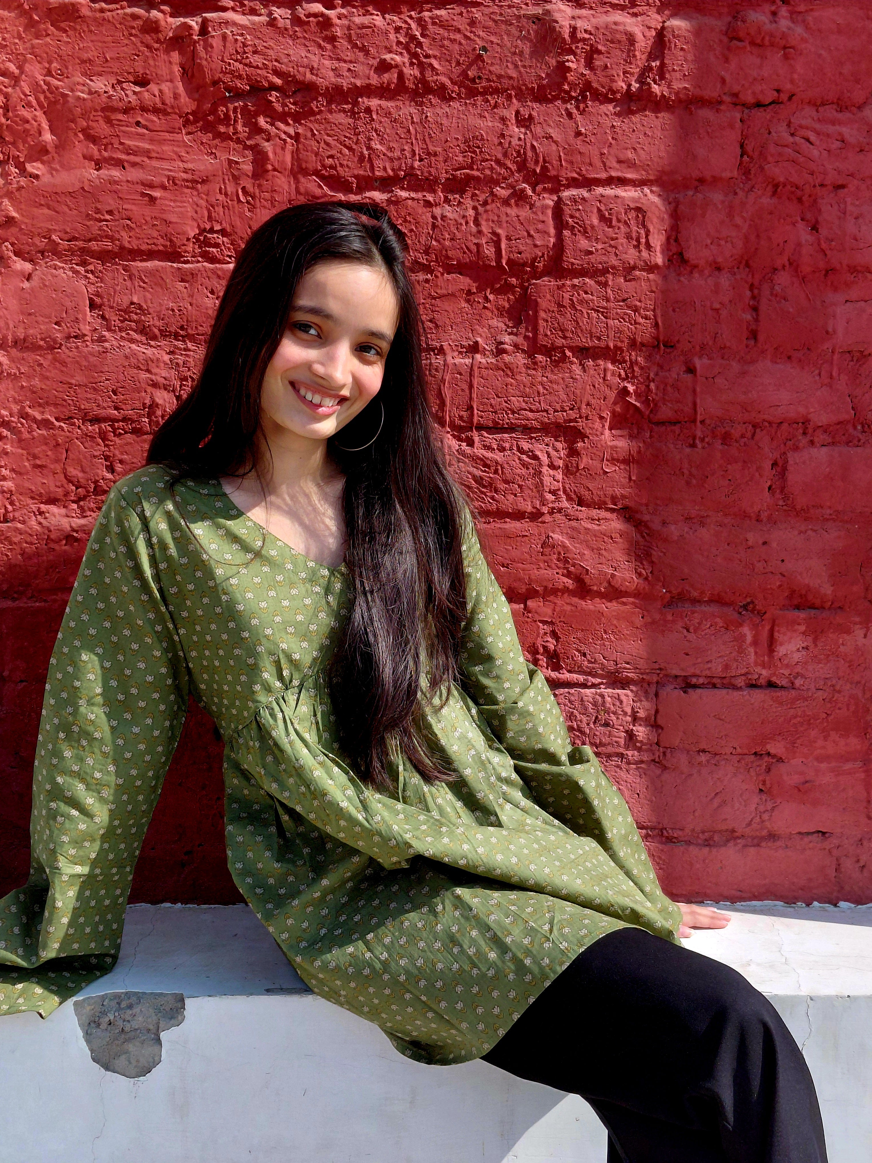 The Sara Kurti: Olive Earth